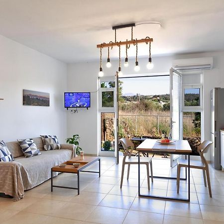Livingfy Apt With Mountain View & Garden Vamos Exterior foto